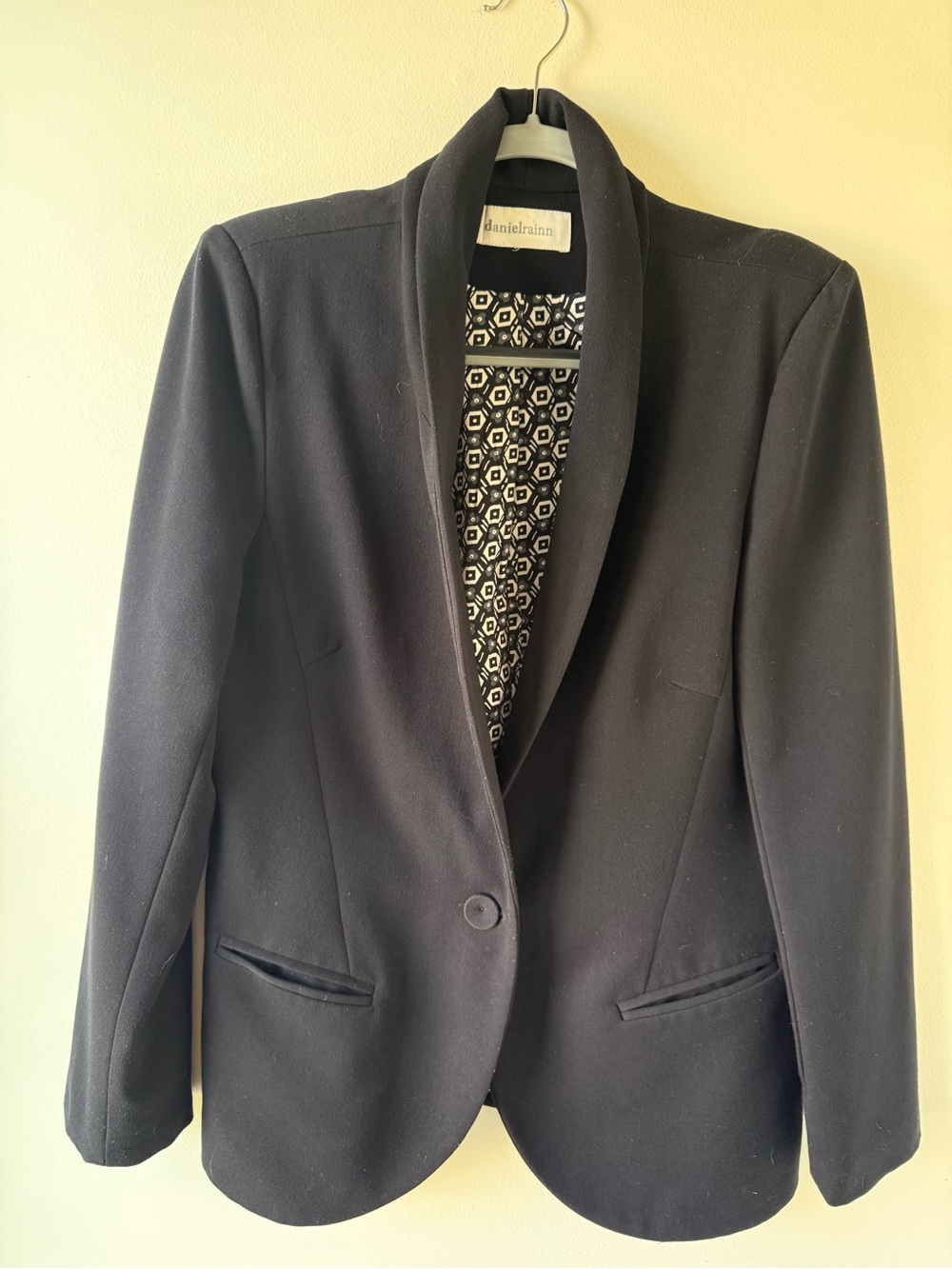 Daniel Rainn Black Shawl-Collar Single-Button Blazer